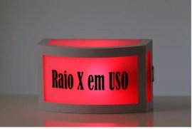 Sinalização Hospitalar - Luz Vermelha Para Raio X